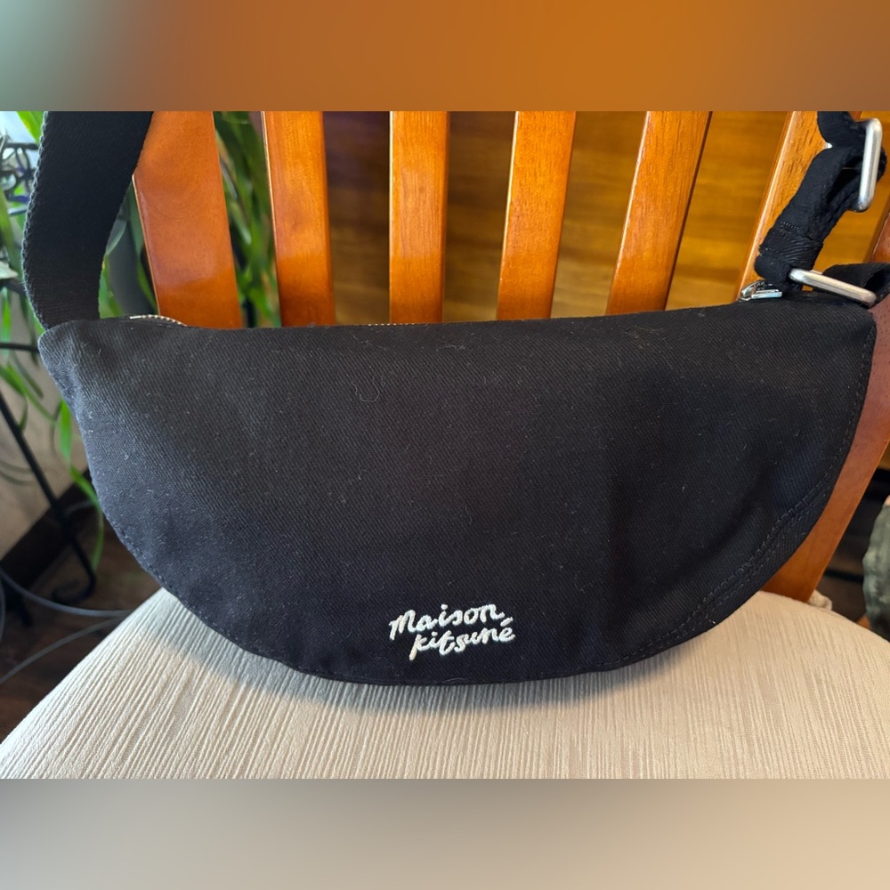 MAISON KITSUNÉ Black Double Fox Head Pouch - Picture 3 of 7